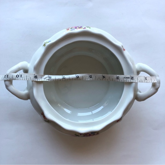 Huguenot Fine China Food Holder with Lid - Picture 9 of 12